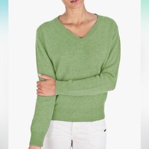 TAHARI Women’s Green V-Neck Long Sleeve Sweater